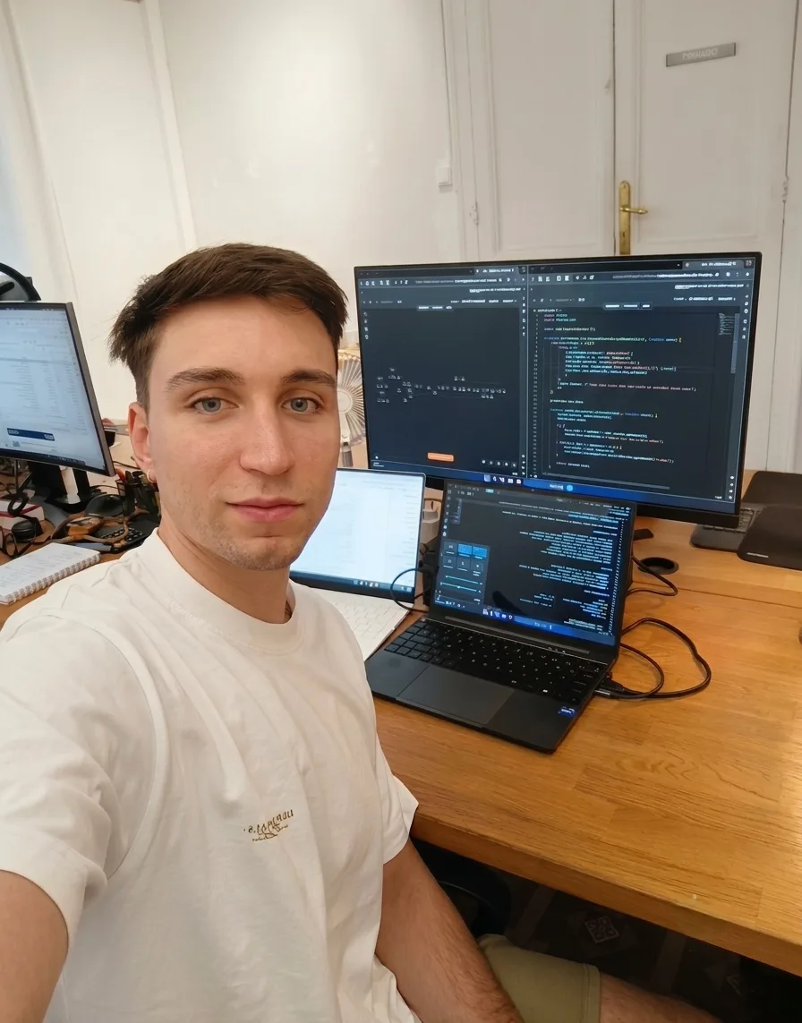 Víctor Bosch programando